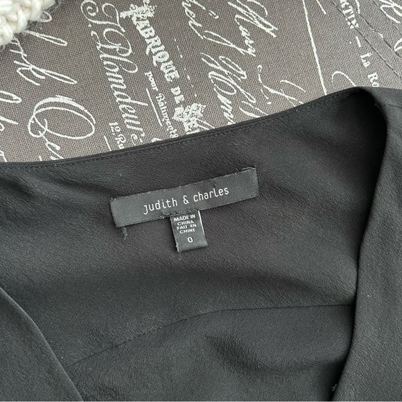 Judith & Charles Silk V-neck Top - Picture 6 of 8